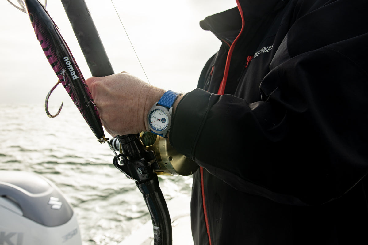 King Tide Watch Analog Tide Watch with Blue and White Dial Hook+Gaff